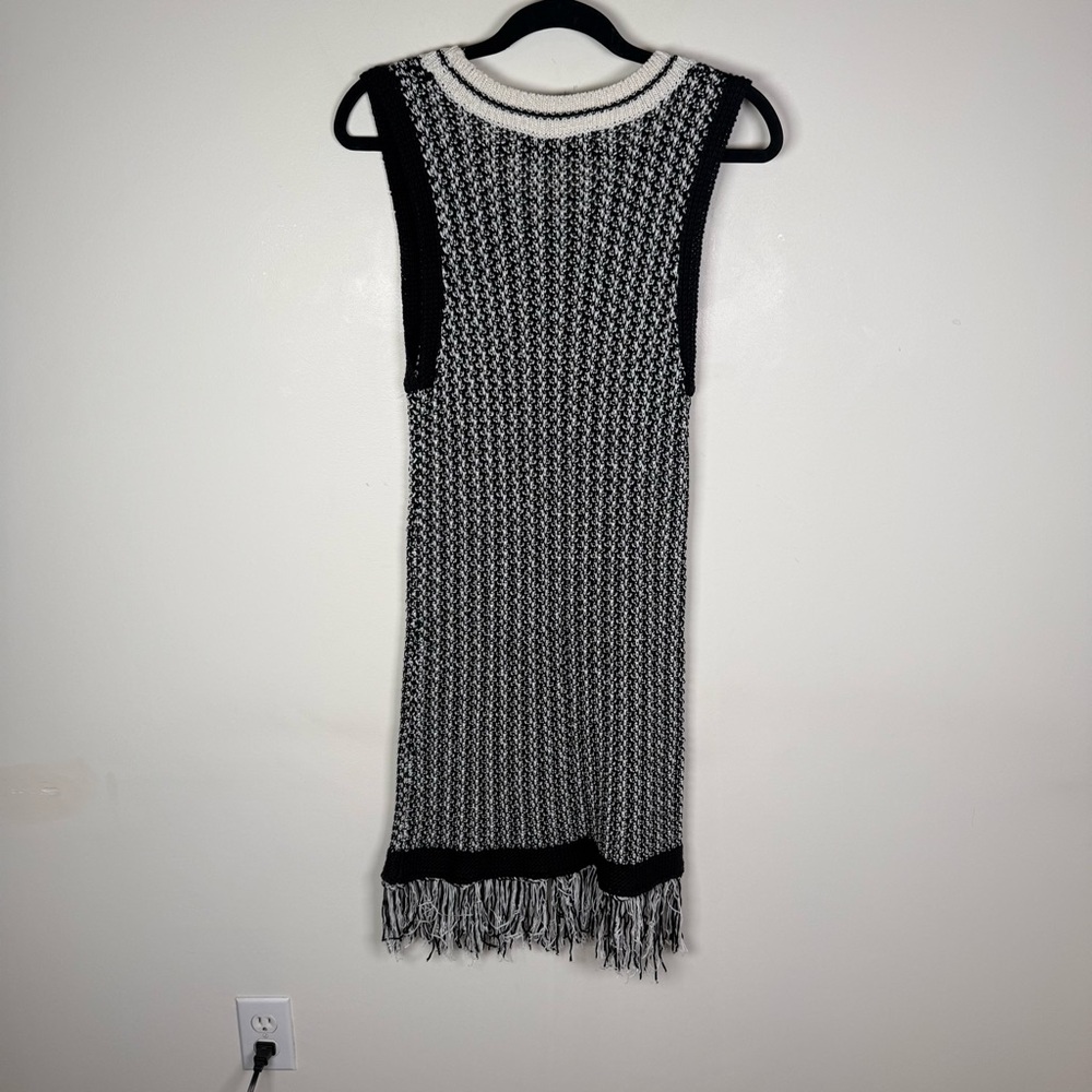 English Factory Black White Chunky Knit Sleeveless Fringe Hem Dress - Picture 5 of 5